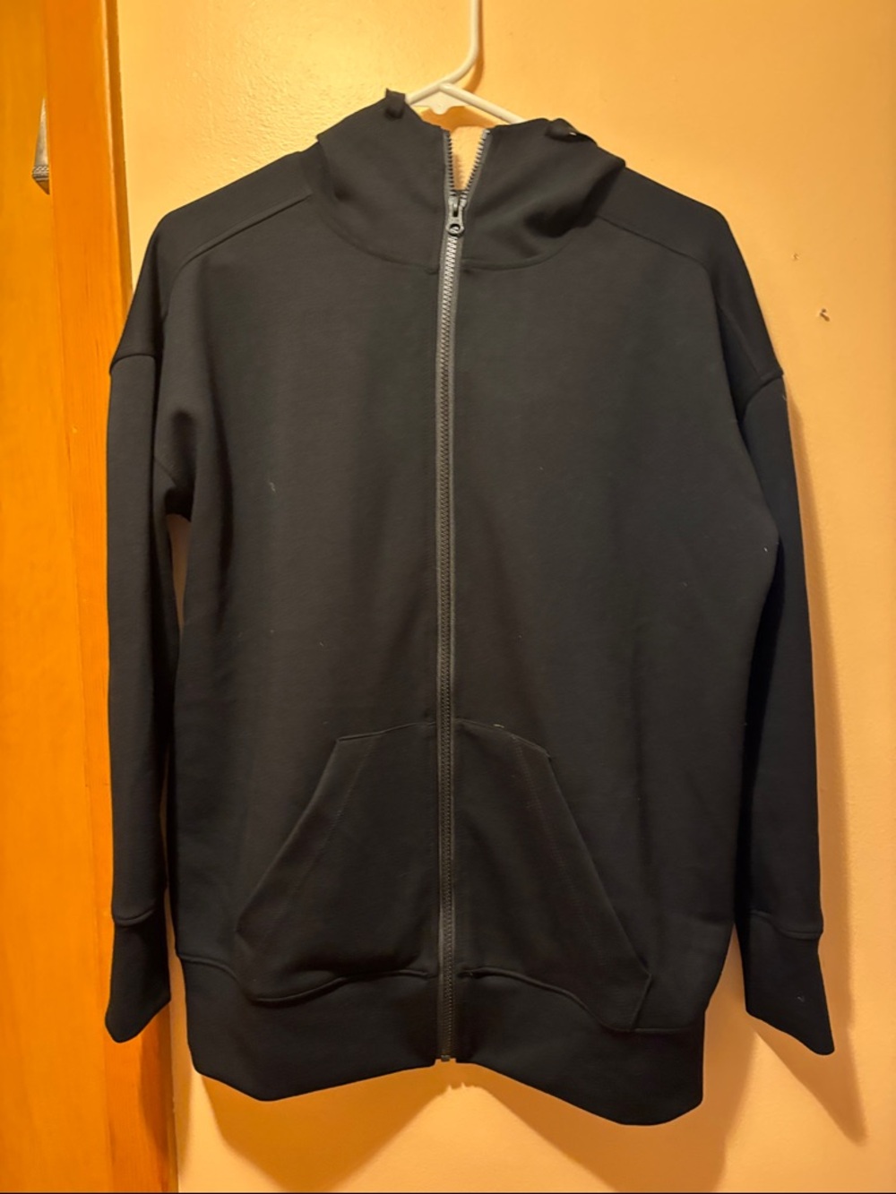 Versona Black Women's Zip-Up Hoodie Jacket